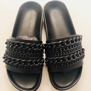 Kendall and Kylie Black Slides